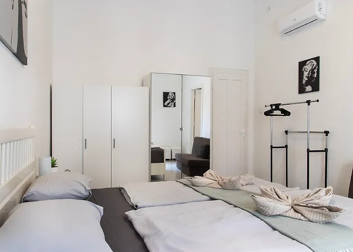 Dora Near Buda Castle With Parking! Appartement *