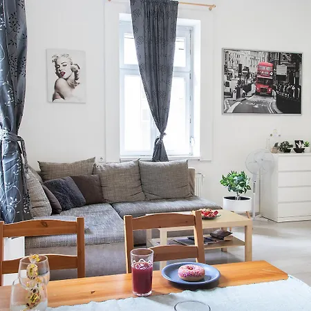 Dora Near Buda Castle With Parking! Apartment Budapest