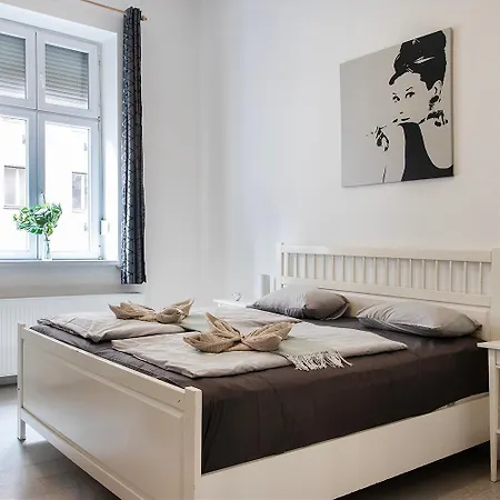 Dora Near Buda Castle With Parking! * Budapest