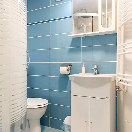 Dora Near Buda Castle With Parking! *