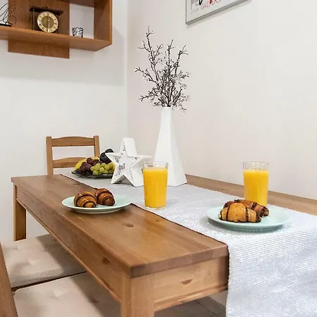 Dora Near Buda Castle With Parking! *