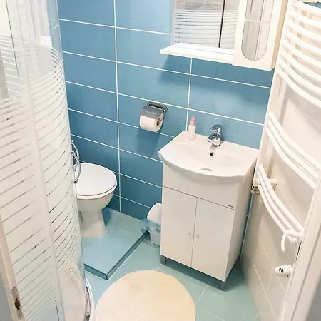 Dora Near Buda Castle With Parking! *