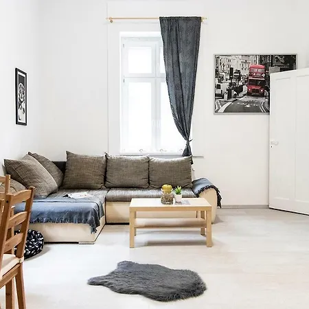 Dora Near Buda Castle With Parking! *