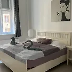 Dora Near Buda Castle With Parking! Appartement Budapest
