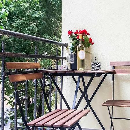 Dora Near Buda Castle With Parking!